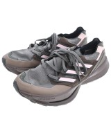 adidas スニーカー