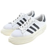 adidas スニーカー