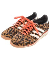 adidas スニーカー