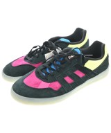 adidas スニーカー