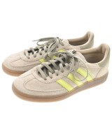 adidas スニーカー