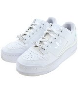 adidas スニーカー