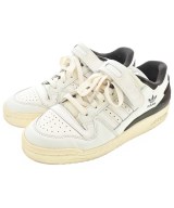 adidas スニーカー