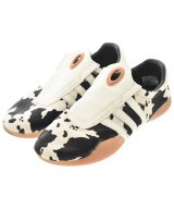 adidas スニーカー