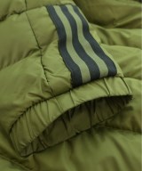 adidas（アディダス）ダウンジャケット/ダウンベスト カーキ サイズ:M メンズ/2200677502014