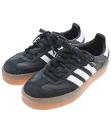 adidas スニーカー