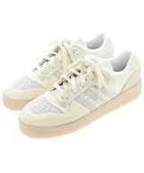 adidas スニーカー
