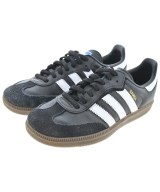 adidas スニーカー