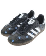 adidas スニーカー