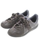 adidas スニーカー
