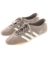 adidas スニーカー