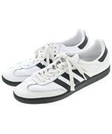 adidas スニーカー
