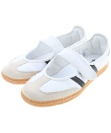 adidas スニーカー