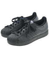 adidas スニーカー
