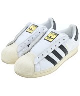 adidas スニーカー