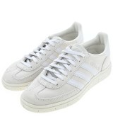 adidas スニーカー