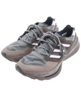 adidas スニーカー