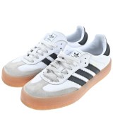 adidas スニーカー