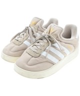 adidas スニーカー