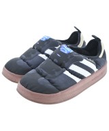 adidas スニーカー