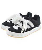 adidas スニーカー