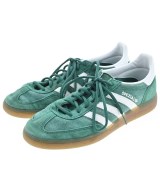 adidas スニーカー