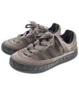 adidas スニーカー