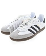 adidas スニーカー