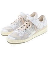 adidas スニーカー
