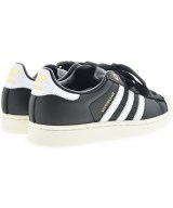adidas（アディダス）スニーカー 黒 サイズ:24cm レディース/2200712843133