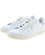 adidas スニーカー