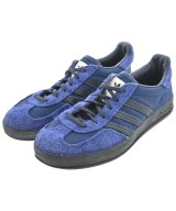 adidas スニーカー