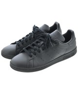 adidas スニーカー