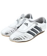 adidas スニーカー
