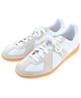 adidas スニーカー