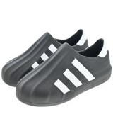 adidas スニーカー