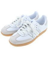 adidas スニーカー