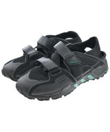 adidas スニーカー