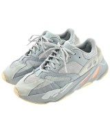 adidas スニーカー