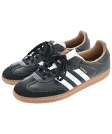 adidas スニーカー