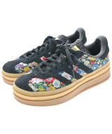 adidas スニーカー