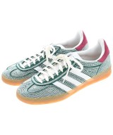 adidas スニーカー