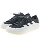 adidas スニーカー
