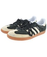 adidas スニーカー