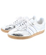 adidas スニーカー