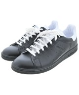 adidas スニーカー