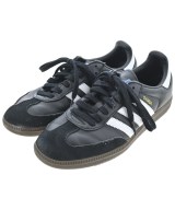 adidas スニーカー