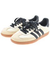 adidas スニーカー