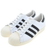 adidas スニーカー
