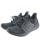 adidas スニーカー